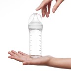 Transparent safe and comfortable baby bottle