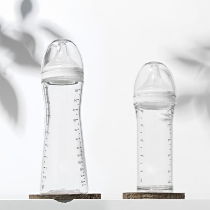 Transparent safe and comfortable baby bottle