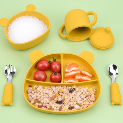 Cute bear head shaped silicone baby tableware set