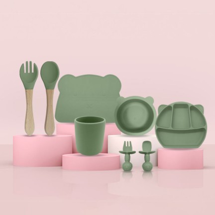 Cute bear-shaped soft baby tableware set