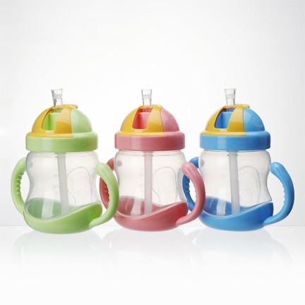 Anti-choking and anti-slip handle baby water bottle