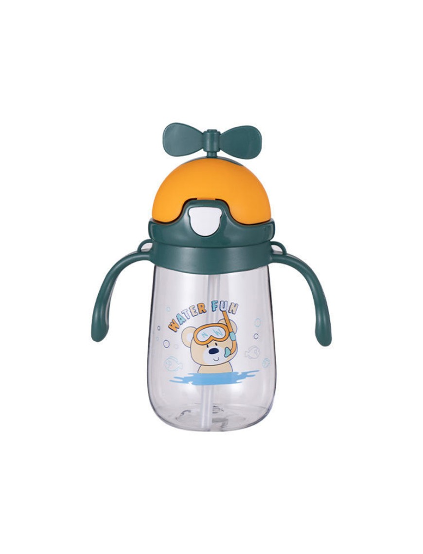 Propeller-shaped lid baby straw water bottle