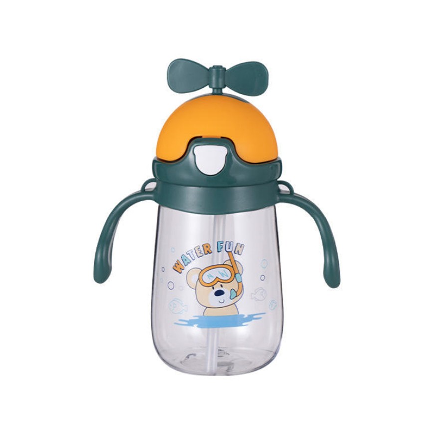 Propeller-shaped lid baby straw water bottle